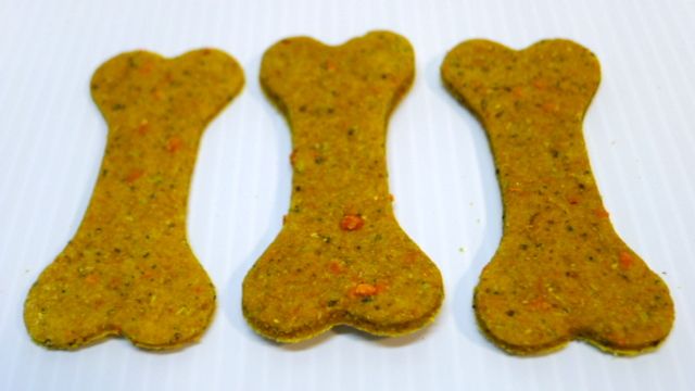 Homemade hypoallergenic peanut butter dog bones